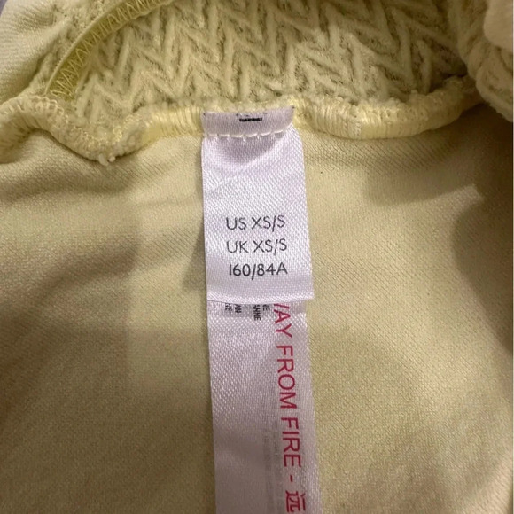 NWOT Urban Outfitters XS Buttercup Off-The-Shoulder One-Piece Swimsuit - Picture 8 of 9